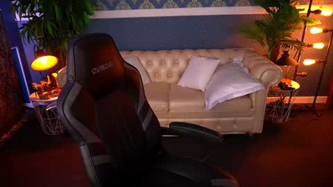 kristifoxy online show from 20, 6, 2026