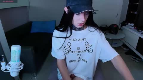 Snapshot of kristinaholland chatting on 8, 3, 2025 kristina online show from 8, 3, 2025