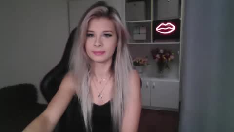 KristineAmore online show from 14, 10, 2025