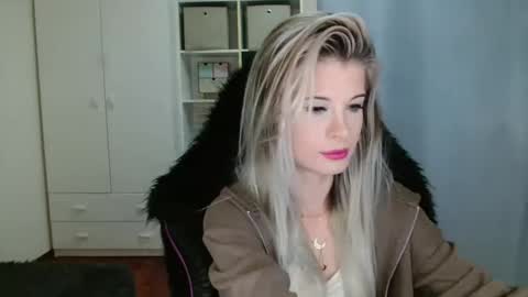 KristineAmore online show from 5, 11, 2025