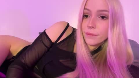 Snapshot of kristy_babe chatting on 3, 10, 2025 Kristy and Alice online show from 3, 10, 2025