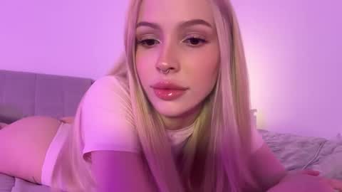 Snapshot of kristy_babe chatting on 8, 10, 2025 Kristy and Alice online show from 8, 10, 2025