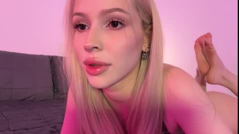 Snapshot of kristy_babe chatting on 16, 10, 2025 Kristy and Alice online show from 16, 10, 2025