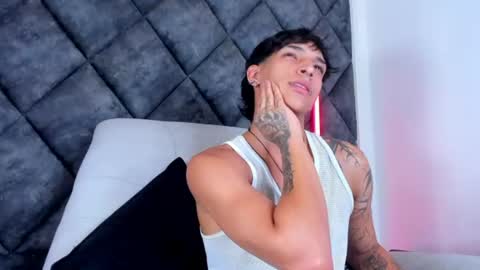 Snapshot of kroywave chatting on 9, 8, 2026 Kroy Wave Muscle Tattoos Latino online show from 9, 8, 2026