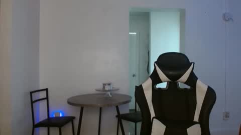 Krystal Blake online show from 27, 10, 2025