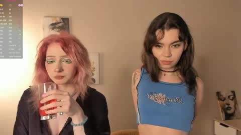 Emilia and Julia online show from 26, 4, 2026