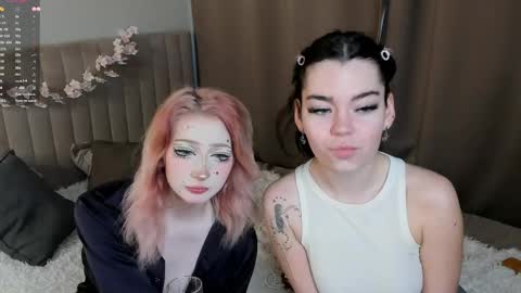 Emilia and Julia online show from 19, 5, 2026