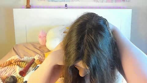 Anna online show from 1, 2, 2025