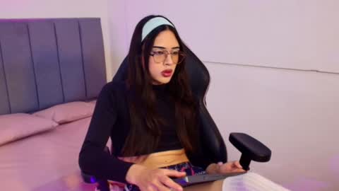 kvas_tay1 online show from 9, 3, 2026