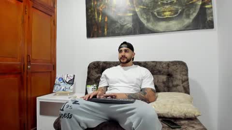 kylenorth_ online show from 19, 7, 2026