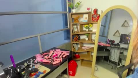 kylie_bloom online show from 27, 4, 2026