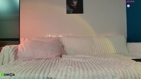 Snapshot of kylie_desire chatting on 3, 10, 2025 Kylie online show from 3, 10, 2025