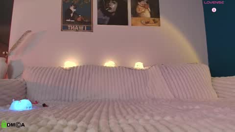 Snapshot of kylie_desire chatting on 21, 11, 2025 Kylie online show from 21, 11, 2025