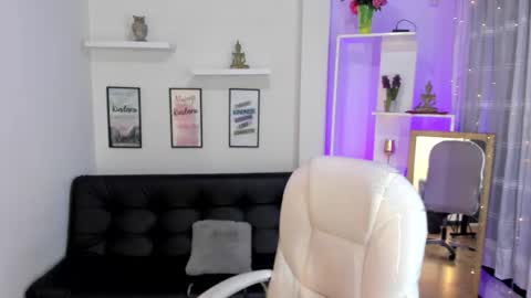 Snapshot of kylie_fire chatting on 21, 10, 2025 kylie online show from 21, 10, 2025