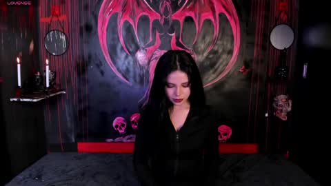 Snapshot of kylie_foxx1 chatting on 14, 5, 2026 submissive demon Please help me to reach 500 thumbs up online show from 14, 5, 2026