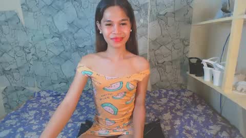 Snapshot of kylie_fuck69 chatting on 13, 12, 2024 kylie online show from 13, 12, 2024