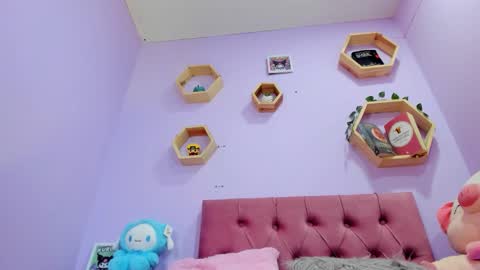 kylie gomez  online show from 18, 3, 2026