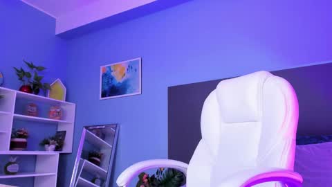 Kylie Reyes  online show from 5, 2, 2025