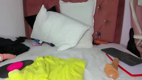 kylie Sttel online show from 3, 1, 2025