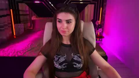 Nicole online show from 27, 7, 2026
