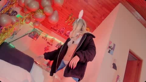 Snapshot of kyliekandy chatting on 24, 1, 2025 online show from 24, 1, 2025