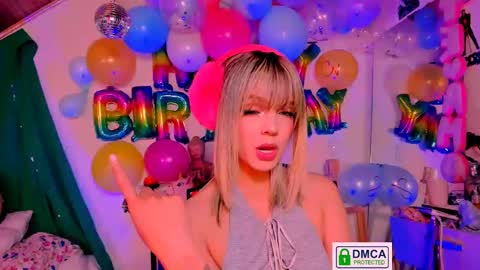 Snapshot of kyliekandy chatting on 19, 11, 2025 online show from 19, 11, 2025