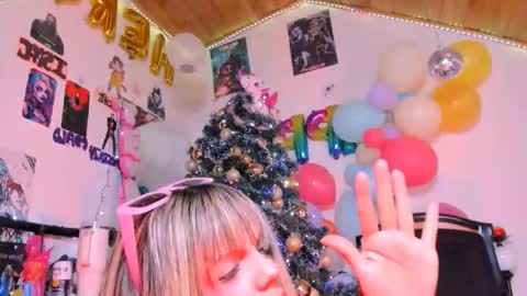 Snapshot of kyliekandy chatting on 30, 11, 2025 online show from 30, 11, 2025