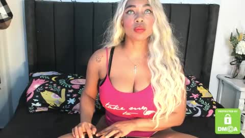 Snapshot of kyliewhiteboobs chatting on 25, 2, 2025 kylie white boobs online show from 25, 2, 2025