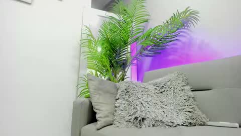 Kylliam Levis online show from 20, 2, 2025