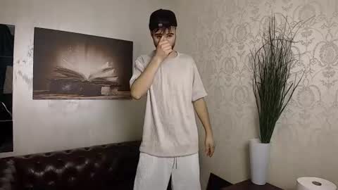 KyloEast online show from 23, 7, 2026