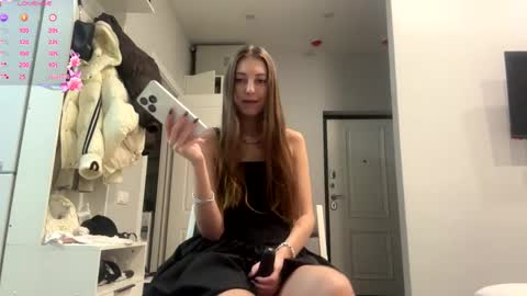 Snapshot of kymberlyrosenlof chatting on 4, 5, 2026 Selena online show from 4, 5, 2026