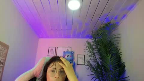 Kyomi online show from 5, 3, 2025