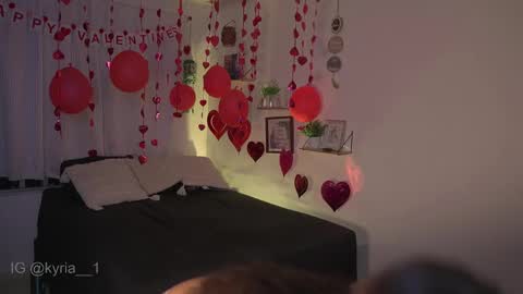 schedule 300 pm - 1100pm colombia time online show from 16, 2, 2025