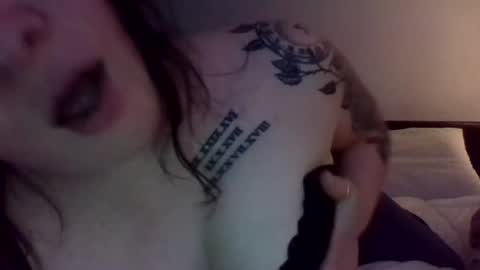 l0velynae online show from 27, 6, 2026