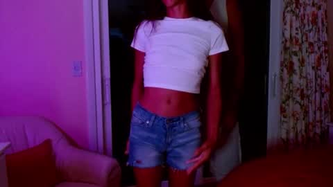 Snapshot of l_and_elle chatting on 11, 9, 2025 Giselle online show from 11, 9, 2025