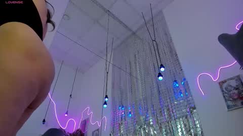 Melanie online show from 30, 11, 2025