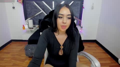  L A R A   online show from 4, 3, 2025