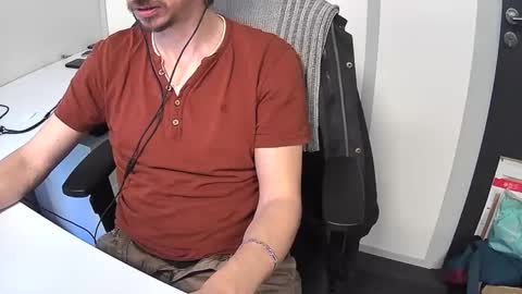 labelette007 online show from 5, 3, 2025