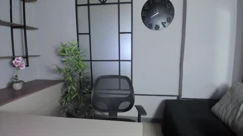 labrinthteasing online show from 2, 2, 2026