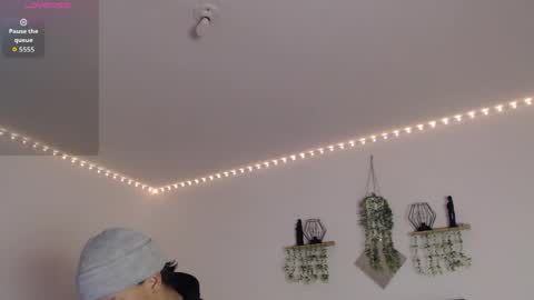 labrinthteasing online show from 20, 4, 2026