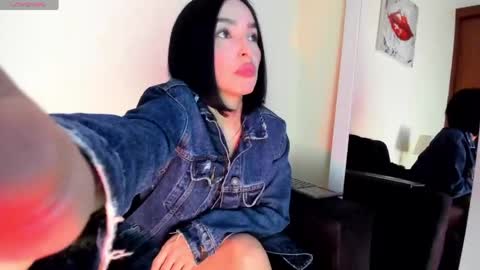 lace_victoria online show from 25, 4, 2026