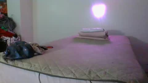 lachickadelbronx online show from 10, 2, 2025