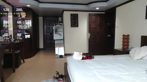 Mia online show from 9, 2, 2025