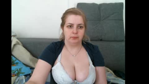 lady cute cat29 online show from 25, 4, 2026