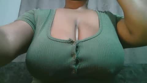 lady_dearra online show from 22, 4, 2026