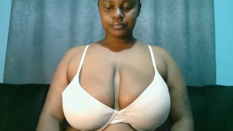 Snapshot of lady_dearra chatting on 6, 6, 2026 lady_dearra online show from 6, 6, 2026