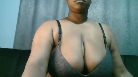 Snapshot of lady_dearra chatting on 9, 6, 2026 lady_dearra online show from 9, 6, 2026