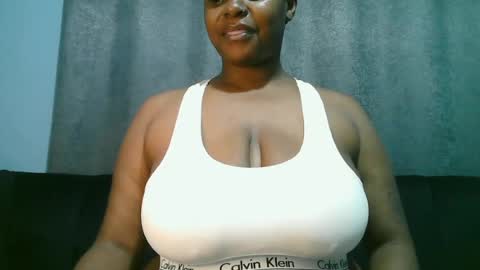 Snapshot of lady_dearra chatting on 13, 6, 2026 lady_dearra online show from 13, 6, 2026