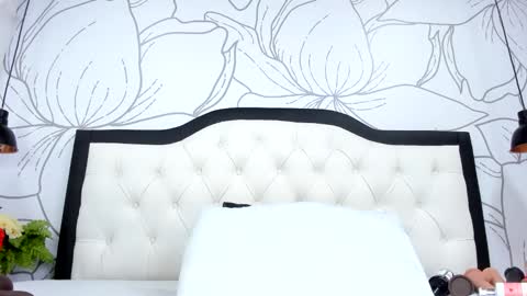 LADY  online show from 25, 2, 2026