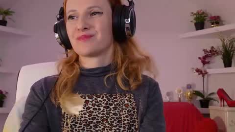 Sima Ladybigsmile online show from 18, 9, 2025